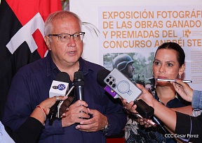 Inauguración de la exposición fotográfica del Concurso Internacional de Fotoperiodismo Andréi Stenin